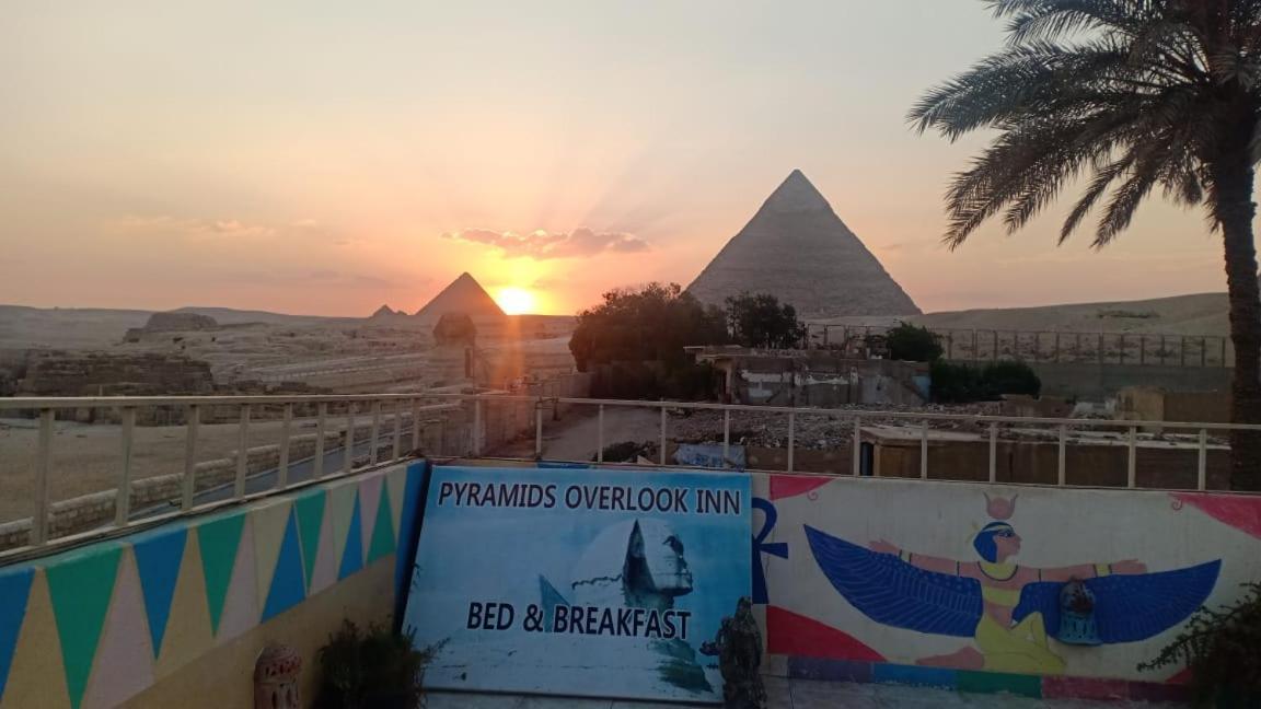 Pyramids Overlook Inn Kafrat al Jabal Bagian luar foto