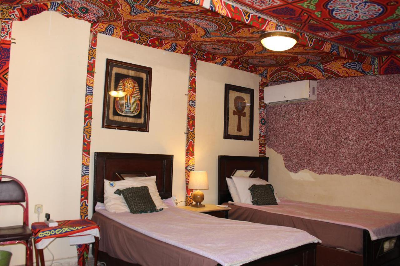 Pyramids Overlook Inn Kafrat al Jabal Bagian luar foto